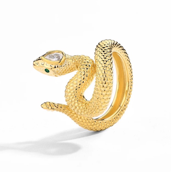 AttaJewelry Jewelry - Snake Moissanite Ring w/ Emerald Eyes | 18K Gold-Plated